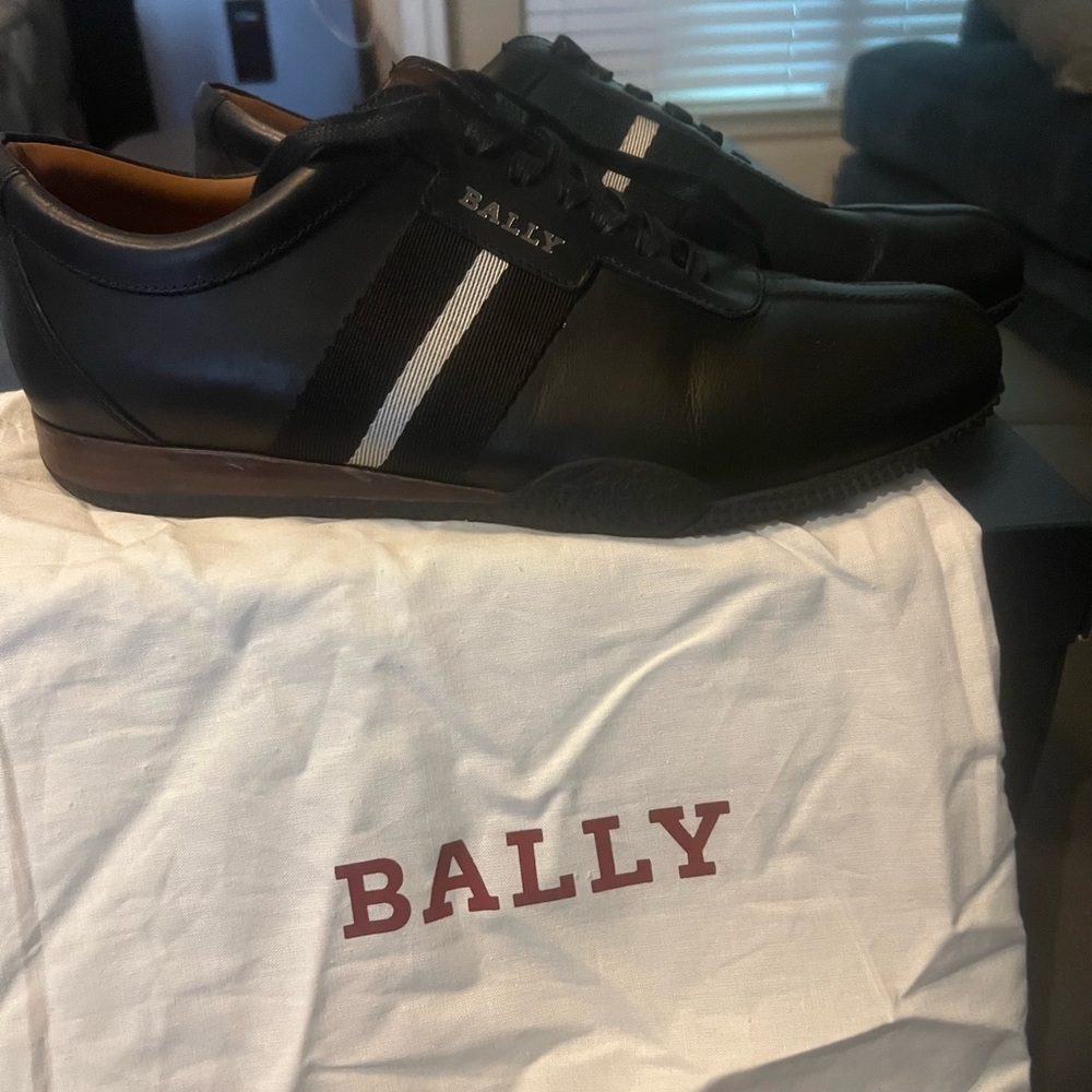 Bally Men's Black and White Leather Sneakers
